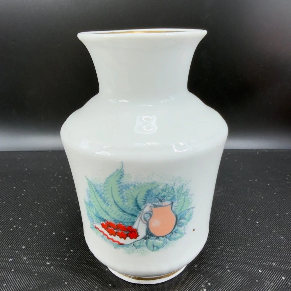 Vintage Polonne ZHK‎ Porcelain Vase Vessel Soviet Folk Art Couple Flute Gold Rim